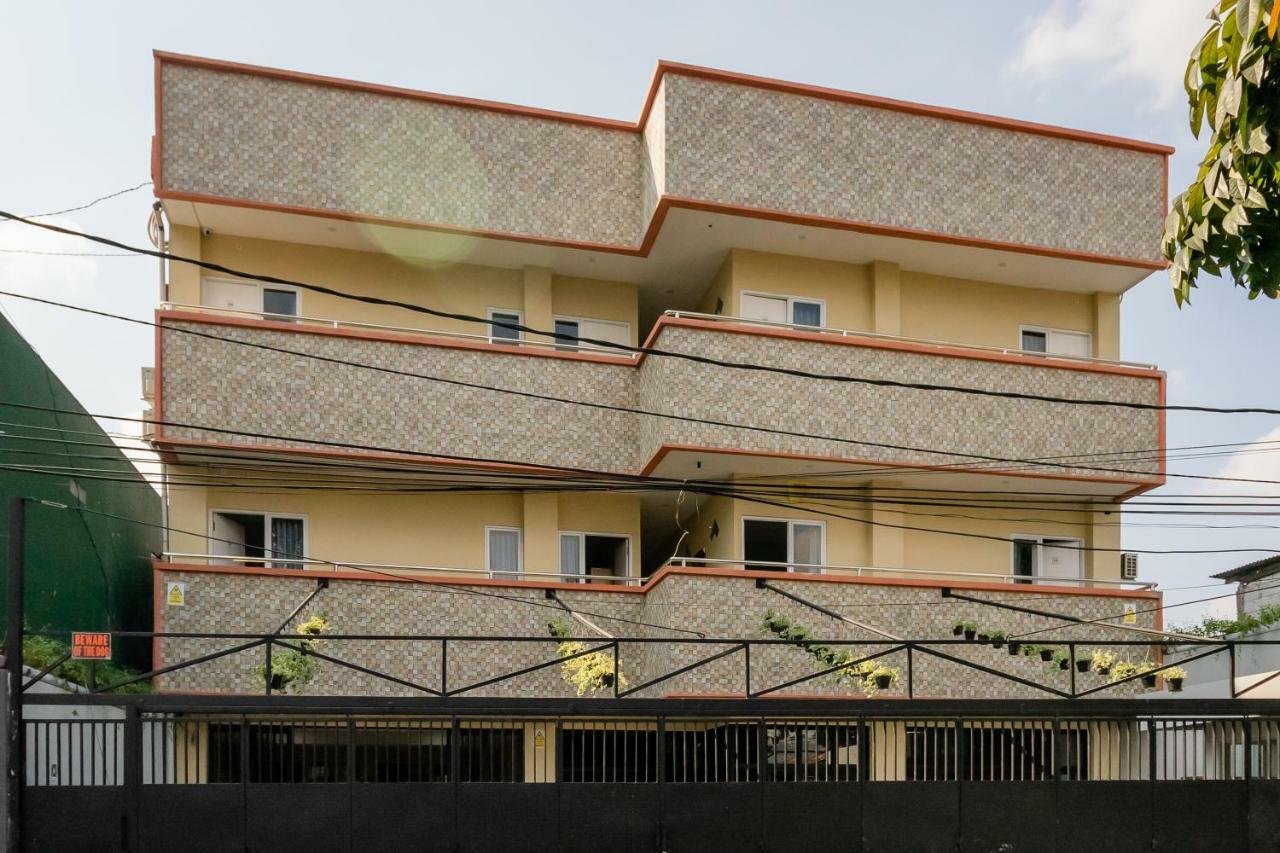 Hotel RedDoorz near Plaza Atrium Senen Giacarta Esterno foto